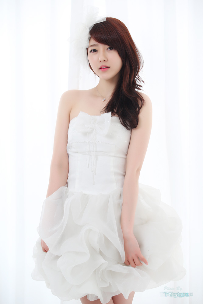 Hình nền hot girl Bo Mi dễ thương