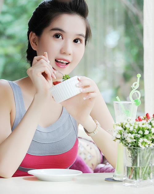 Người đẹp Ngọc Trinh dễ thương